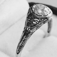 Златен пръстен 18к с Брилянт 0.8 карата(артдеко), снимка 9 - Пръстени - 44958165