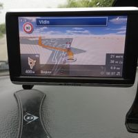Навигация Navigon с Bluetooth, България и Европа, снимка 1 - Навигация за кола - 45529191