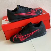 Футболни обувки за футзал Nike Mercurial Vapor 14 Club | 41 номер, снимка 3 - Спортни обувки - 45694588
