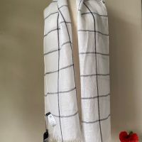 Ленен шал в бяло и черно каре, Jean Paul, с етикет, снимка 4 - Шалове - 45427372