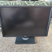 24" LED Монитор DELL Професионален, снимка 4 - Монитори - 46118558