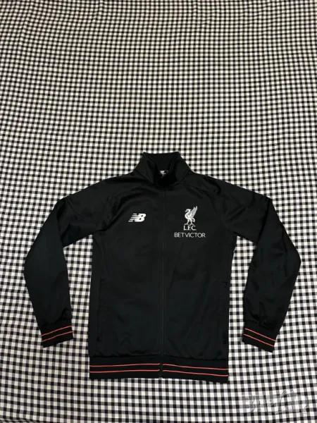 Liverpool x New Balance мъжко тренировъчно горнище тип Soft Shell размер С , снимка 1