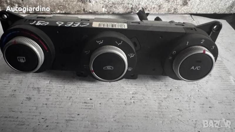Климатичен блок / панел / табло за Kia Ceed - 97250-1H221, снимка 1