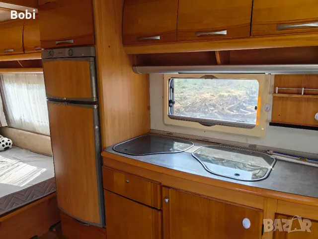 Каравана LMC Lord Ambassador , снимка 4 - Каравани и кемпери - 49931256