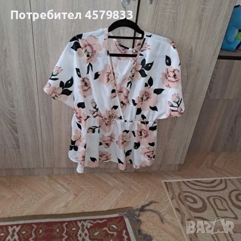 Дамска блуза на цветя