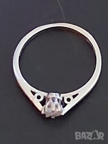 Продавам златен пръстен с брилянт, снимка 6 - Пръстени - 53692343