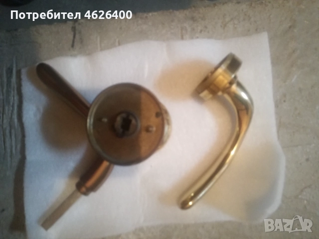 Продавам Месингова топка и две дръжки едната с квадрат от входна врата , снимка 5 - Входни врати - 52109279