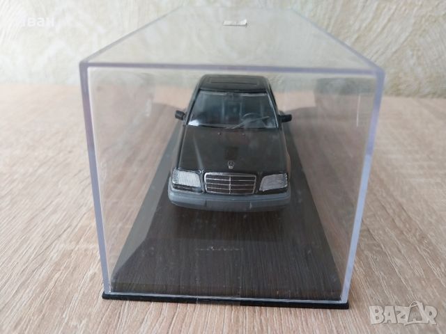 mercedes-Benz w124 E320 minichamps 1:43, снимка 3 - Коли, камиони, мотори, писти - 45870374