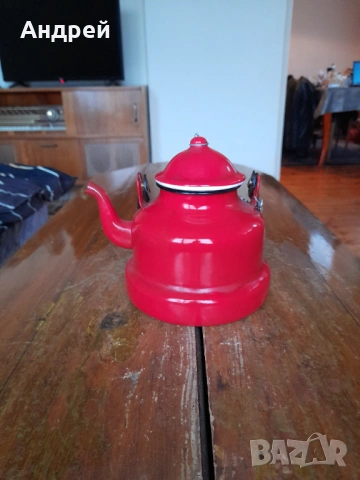 Стар емайлиран чайник #84