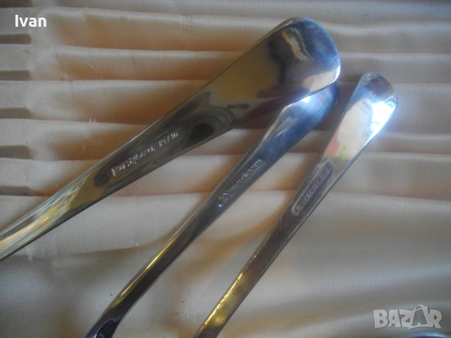 НОВ КОМПЛЕКТ ПЕРЛА 18 БРОЯ БЪЛГАРСКИ СОЦ ВИНТИДЖ 1970-ТЕ ГОДИНИ ПРИБОРИ ЗА ХРАНЕНЕ КОЖЕН КУФАР ЛУКС, снимка 15 - Прибори за хранене, готвене и сервиране - 50991960