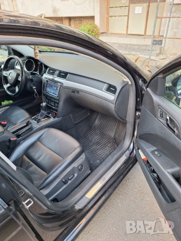 Skoda Superb 2.0TDI DSG FACELIFT, снимка 12 - Автомобили и джипове - 50947775