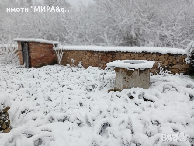 Двуетажна къща разположена в с.Динево,обл.Хасково, снимка 11 - Къщи - 53451083