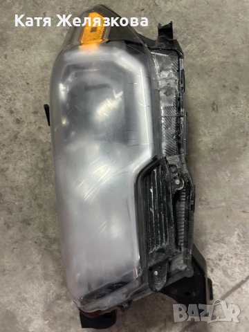 Продавам фар за Тойота Такома