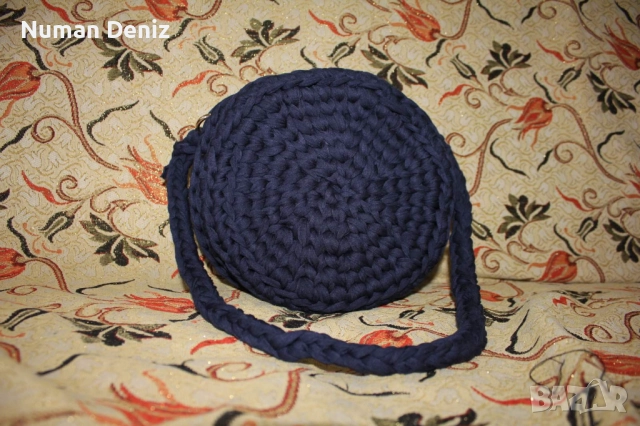 Плетена кръгла дамска чанта 