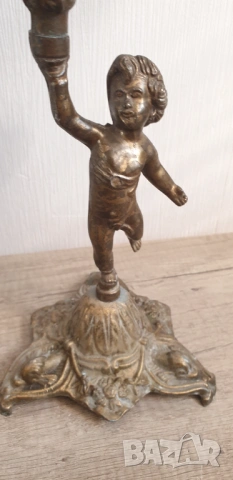 Голям бронзов свещник, снимка 4 - Антикварни и старинни предмети - 54237951