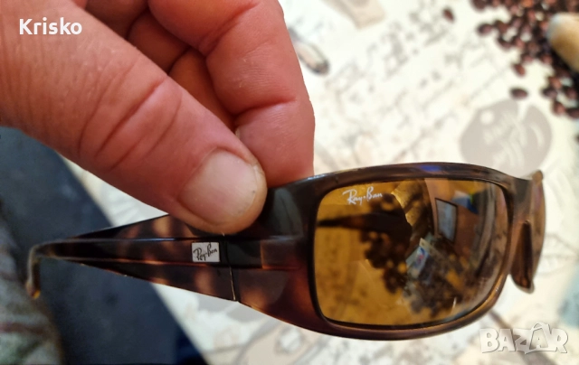 Оригинални очила Рейбан , снимка 2 - Слънчеви и диоптрични очила - 51840294
