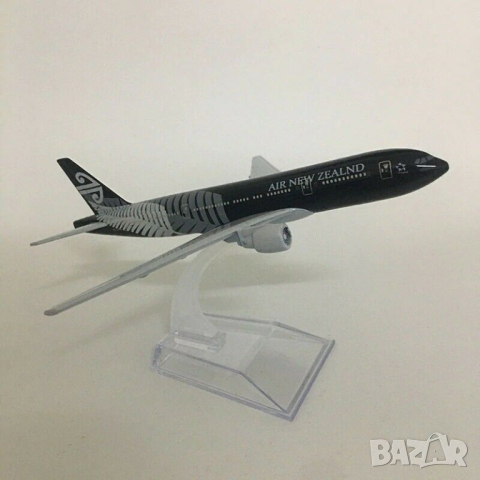 Бойнг 777 самолет модел макет метален лайнер Air New Zeаland далечно пътуване, снимка 2 - Колекции - 44974787