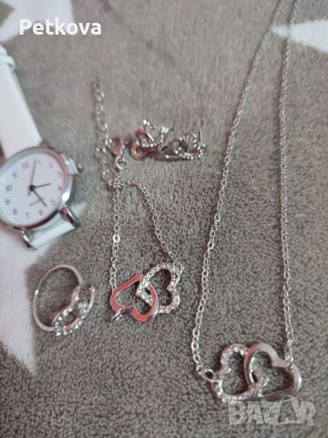 Дамски подаръчен комплект, часовник, гривна, колие, пръстен, обеци , снимка 8 - Обеци - 45559919