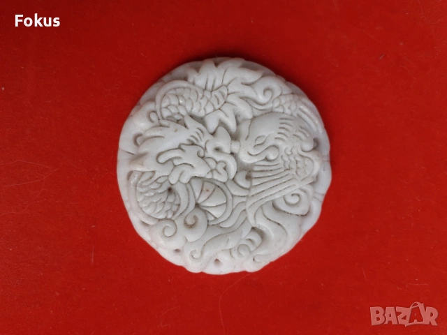 Медальон нефрит