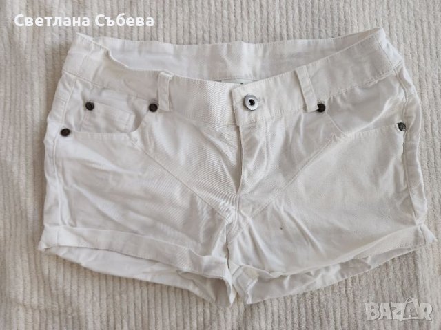 Бели къси панталони , снимка 1 - Къси панталони и бермуди - 45626733