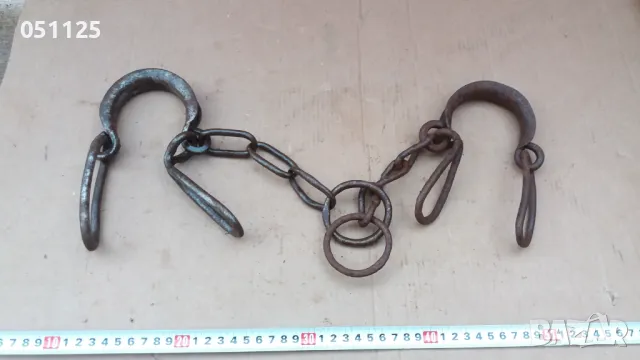 масивни ковани възрожденски окови, белезници, пранги букаи , снимка 4 - Антикварни и старинни предмети - 49674760