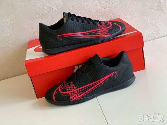 Футболни обувки за футзал Nike Mercurial Vapor 14 Club | 41 номер, снимка 3 - Спортни обувки - 45694588