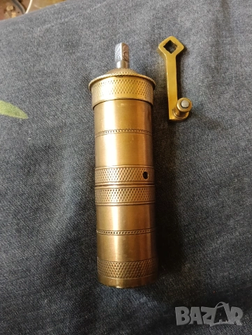 месингова мелнишка за кафе и подправки работеща