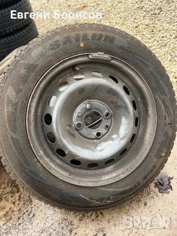 Зимни гуми 165/70/14 със джанти Фиат, снимка 3 - Гуми и джанти - 52434239