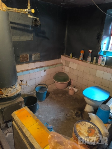 Продавам здрава двуетажна тухлена къща в село Дянково, снимка 17 - Къщи - 52822497