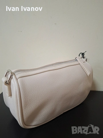 Дамска чанта VALENTINO, снимка 3 - Чанти - 54066021