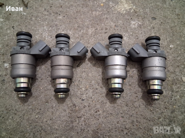 Дюзи бензинови 06A90603IBT от VW Golf5, снимка 2 - Части - 51585945
