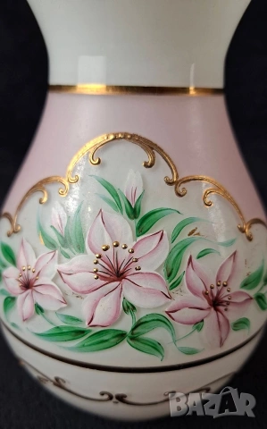 Винтидж стъклена ваза в нежна розово-бяла цветова гама, снимка 4 - Вази - 53656431