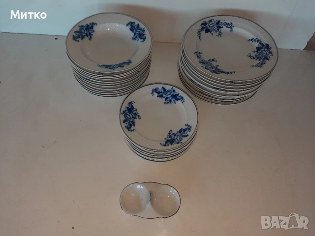 Сервиз от порцеланови чиний с кобалтови рисунки и платинен кант, снимка 5 - Сервизи - 51723757