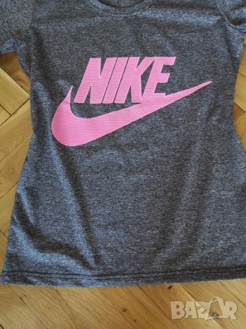 Оригинални дамски тениски The north face, Adidas и Nike размер M-L , снимка 6 - Тениски - 46052122