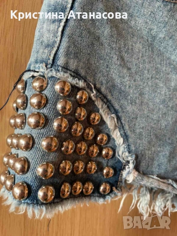👖✨ Дамски дънкови къси панталонки с капси, снимка 2 - Къси панталони и бермуди - 53669737