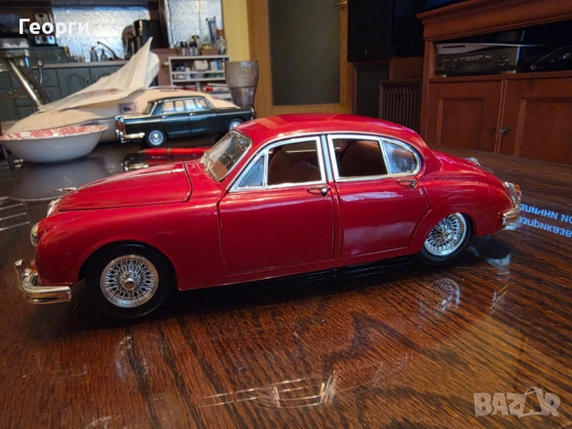 Maisto Jaguar Mark II 1959 1/18 Burago, снимка 2 - Колекции - 53702737