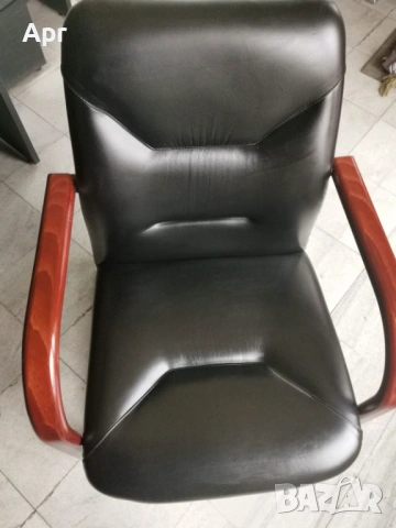 2 бр посетителски столове Кресло / кожа с махагон, снимка 3 - Столове - 53621689