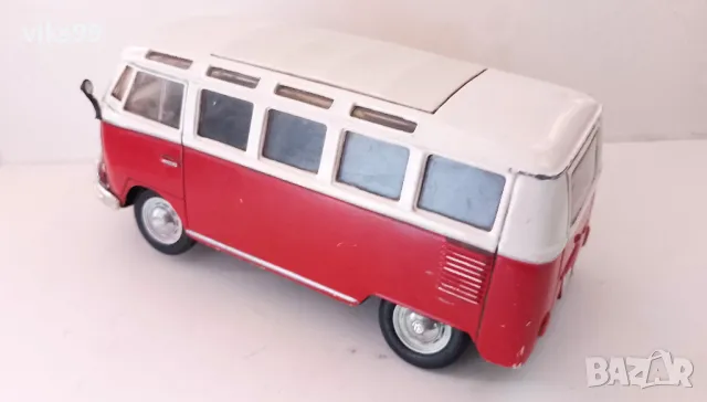 Maisto - Volkswagen Van Samba, Мащаб 1:25, снимка 3 - Колекции - 48391668