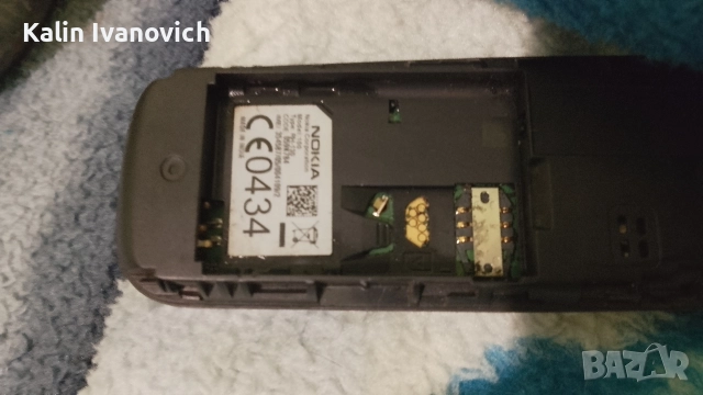 работи дисплея но има малка повреда