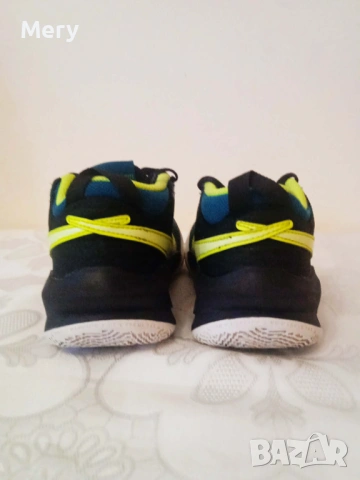 Nike Team Hustle D 10 №36, снимка 3 - Детски маратонки - 54083003