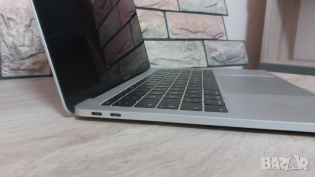 MacBook Pro A1708 13.3 Retina 2017 8GB RAM 256GB SSD Като нов , снимка 8 - Лаптопи за дома - 45510812