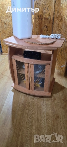 Продавам Тв. Шкафче