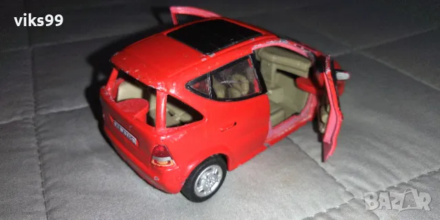 Mercedes Benz A140 Red Hongwell - Мащаб 1:43, снимка 4 - Колекции - 47979546