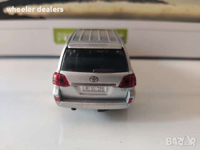 Метална количка Toyota Land Cruiser V8 Siku мащаб 1:55, снимка 4 - Колекции - 50836110