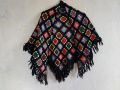 Винтидж ръчно плетен шал, многоцветен върху черна основа, флорален мотив, с ресни, триъгълен, снимка 3