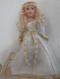 Винтидж колекционерска немска порцеланова кукла принцеса в кралска рокля като нова, снимка 13