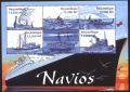 Чисти марки в малък лист Кораби и Лодки 2002 от Мозамбик