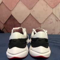 Nike Air Zoom Vomero 15 , снимка 2 - Спортни обувки - 45338148