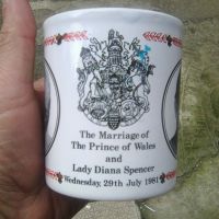 Английска юбилейна порцеланова чаша по случай сватбата на принц Чарлз и лейди Даяна през 1981 година, снимка 1 - Колекции - 45672691