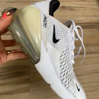 Оригинални бели маратонки Nike Air Max 270 ! 39 н, снимка 1 - Маратонки - 45288782